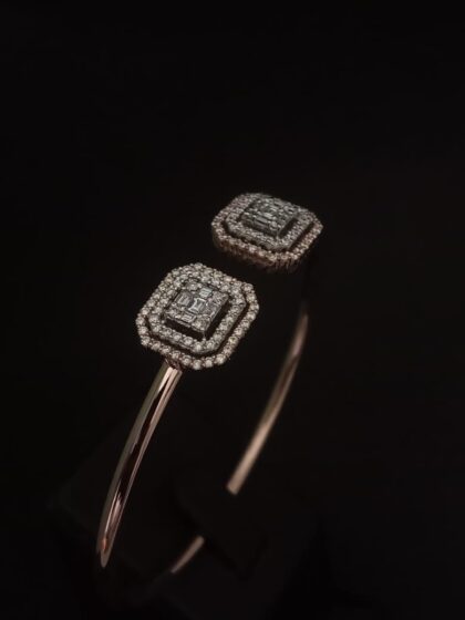 Baggit box hollow  bracelet